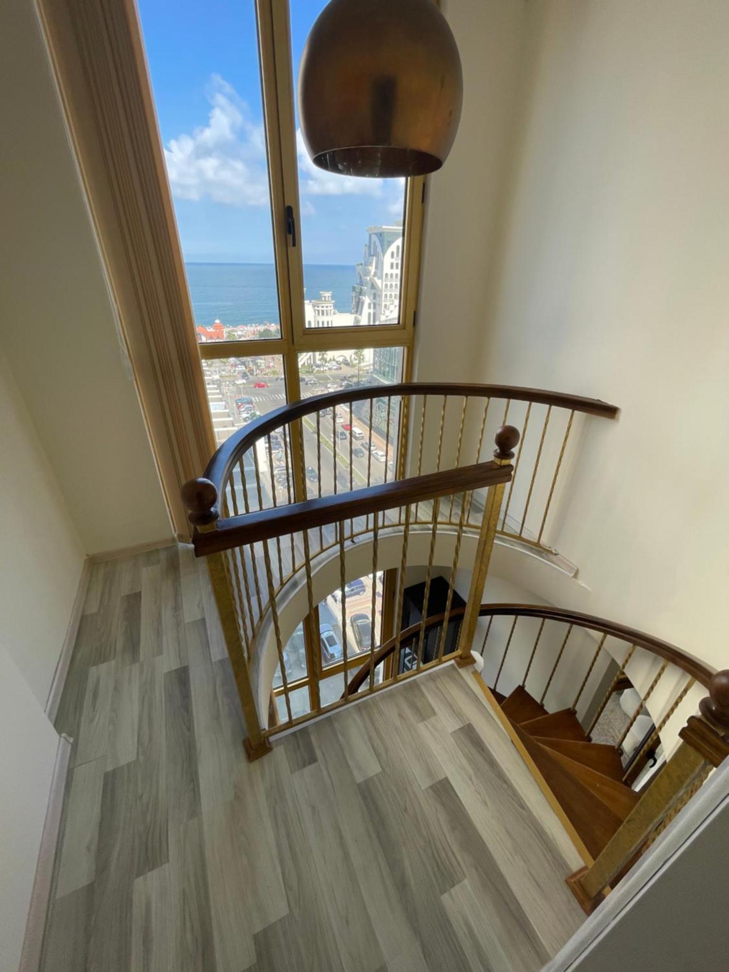 Sea View Apartment Batoemi Buitenkant foto